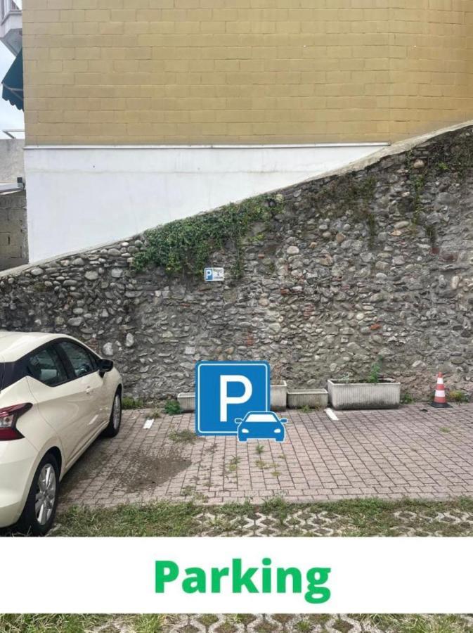 Ferienwohnung Leonardo Academy In 5' - Parcheggio Gratis - Laghi & Wi-Fi Sesto Calende Exterior foto